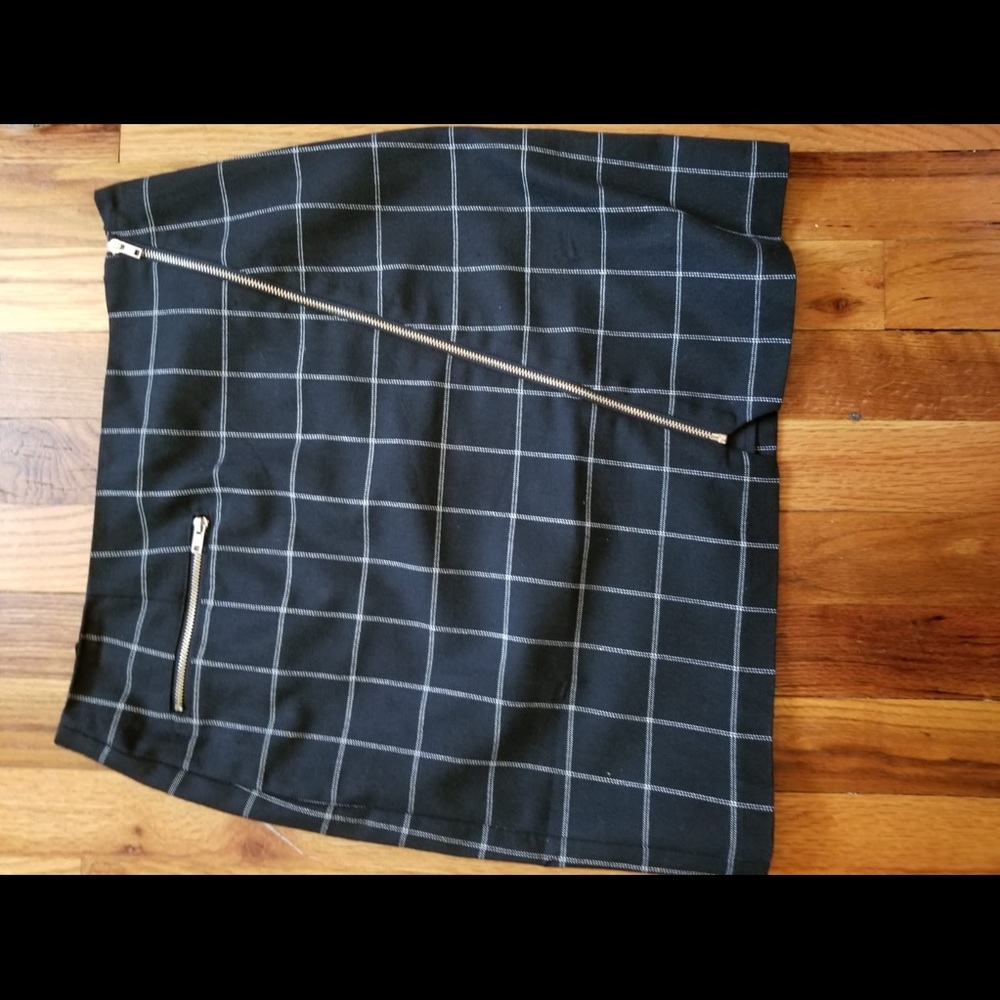 Romeo & Juliet counture Black mini skirt - Picture 4 of 8